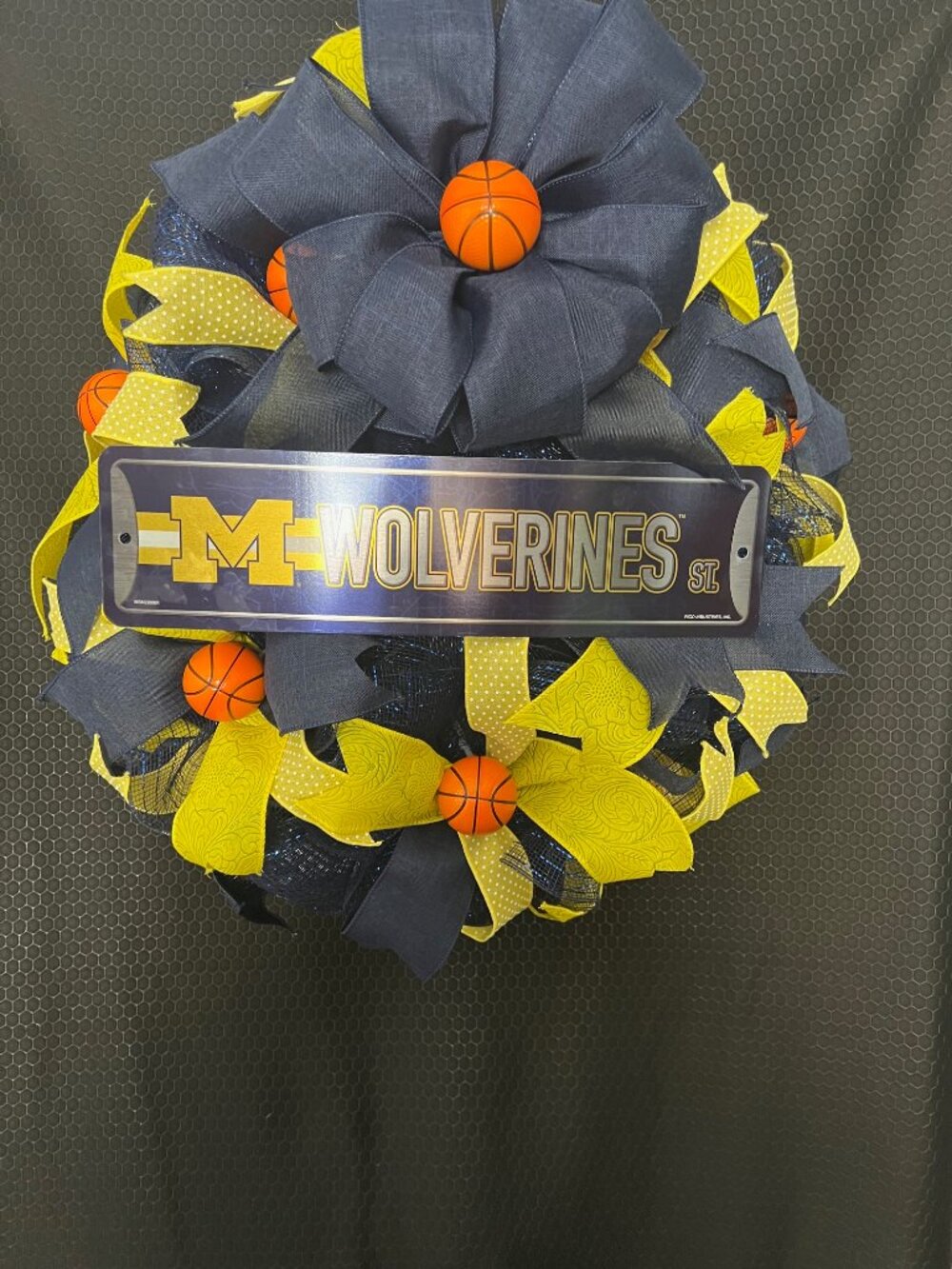 Michigan Wolverines Basketball Deco Mesh Wreath - Picture 2 of 2